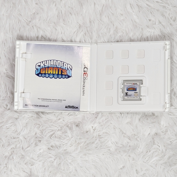 Skylanders Giants Nintendo 3DS/Pre-owned EXCELLENT CONDITION - Picture 3 of 7